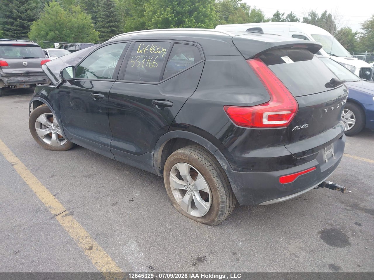 2021 VOLVO XC40 T5 MOMENTUM thumbnail 4