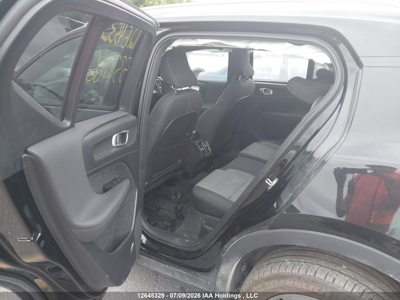 2021 VOLVO XC40 T5 MOMENTUM thumbnail 9