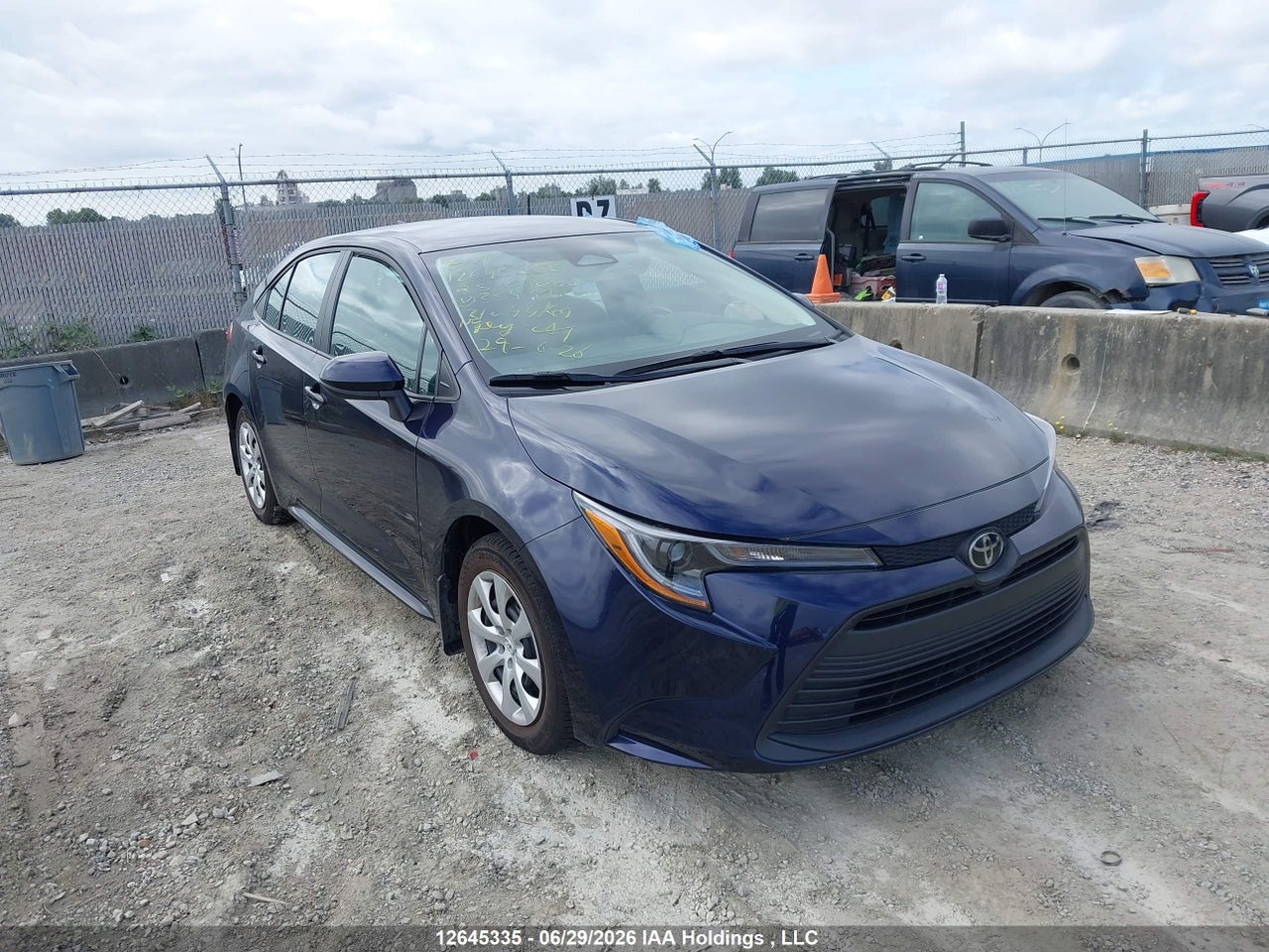 2025 TOYOTA COROLLA LE thumbnail 2