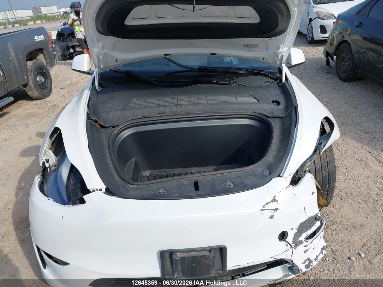 2024 TESLA MODEL Y LONG RANGE/RWD thumbnail 11