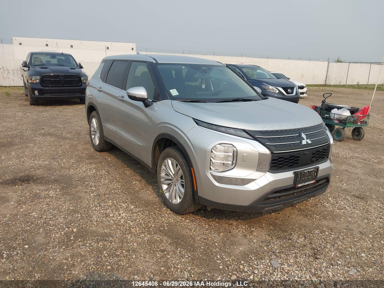 2024 MITSUBISHI OUTLANDER ES thumbnail 2