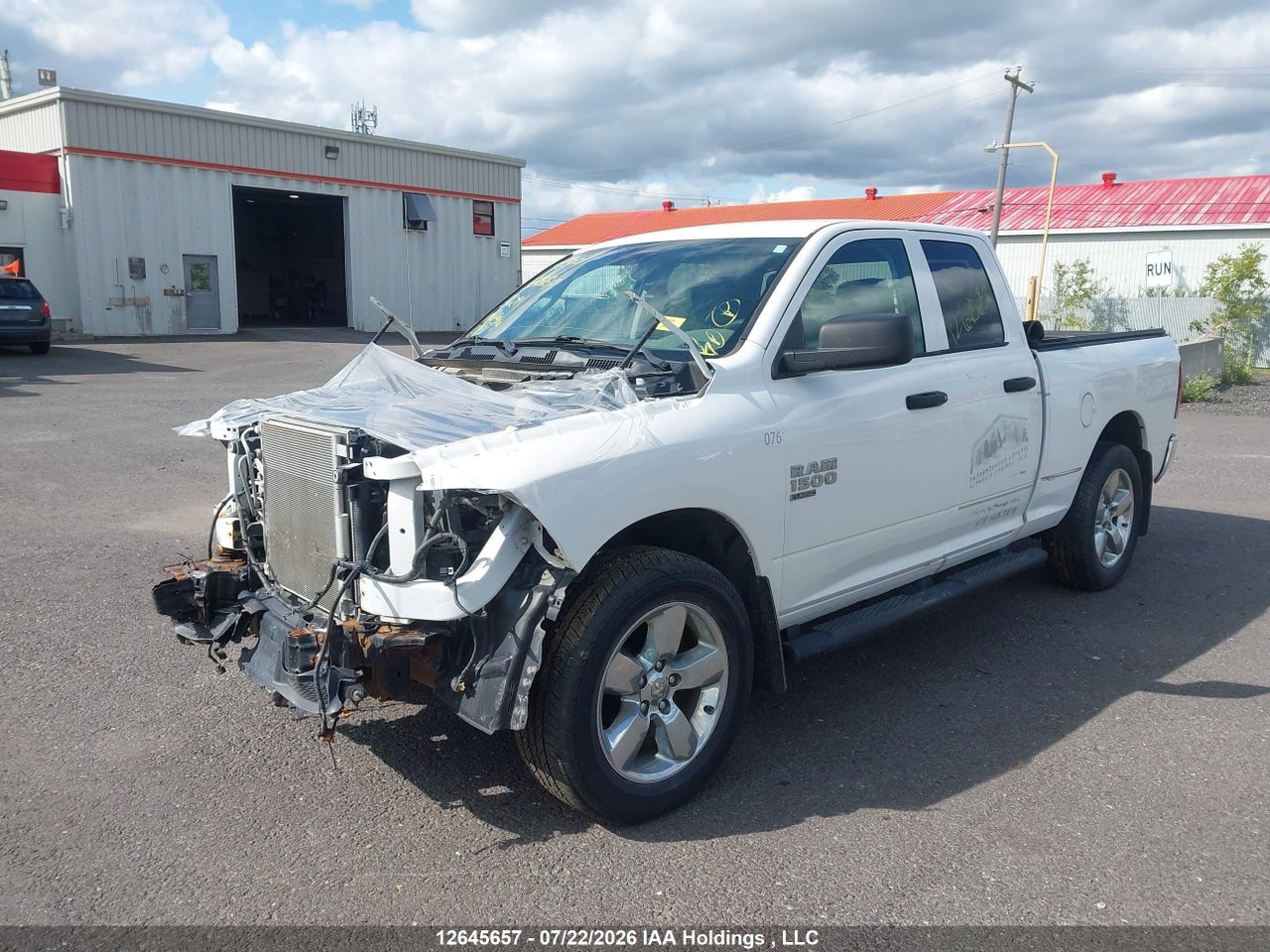 2019 RAM 1500 CLASSIC TRADESMAN thumbnail 3