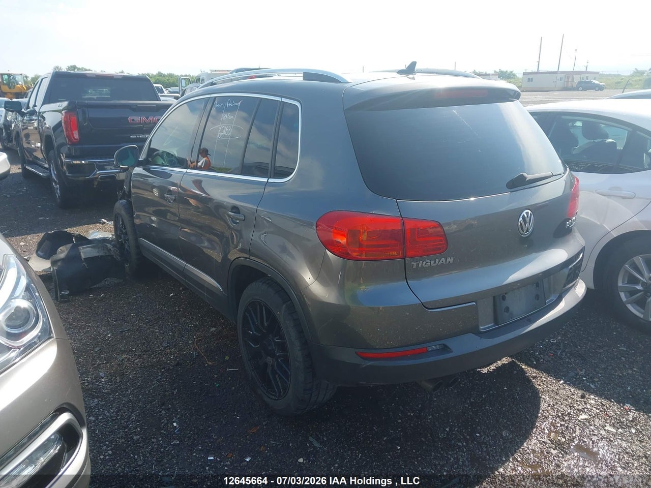 2015 VOLKSWAGEN TIGUAN S/SE/SEL/R-LINE thumbnail 4