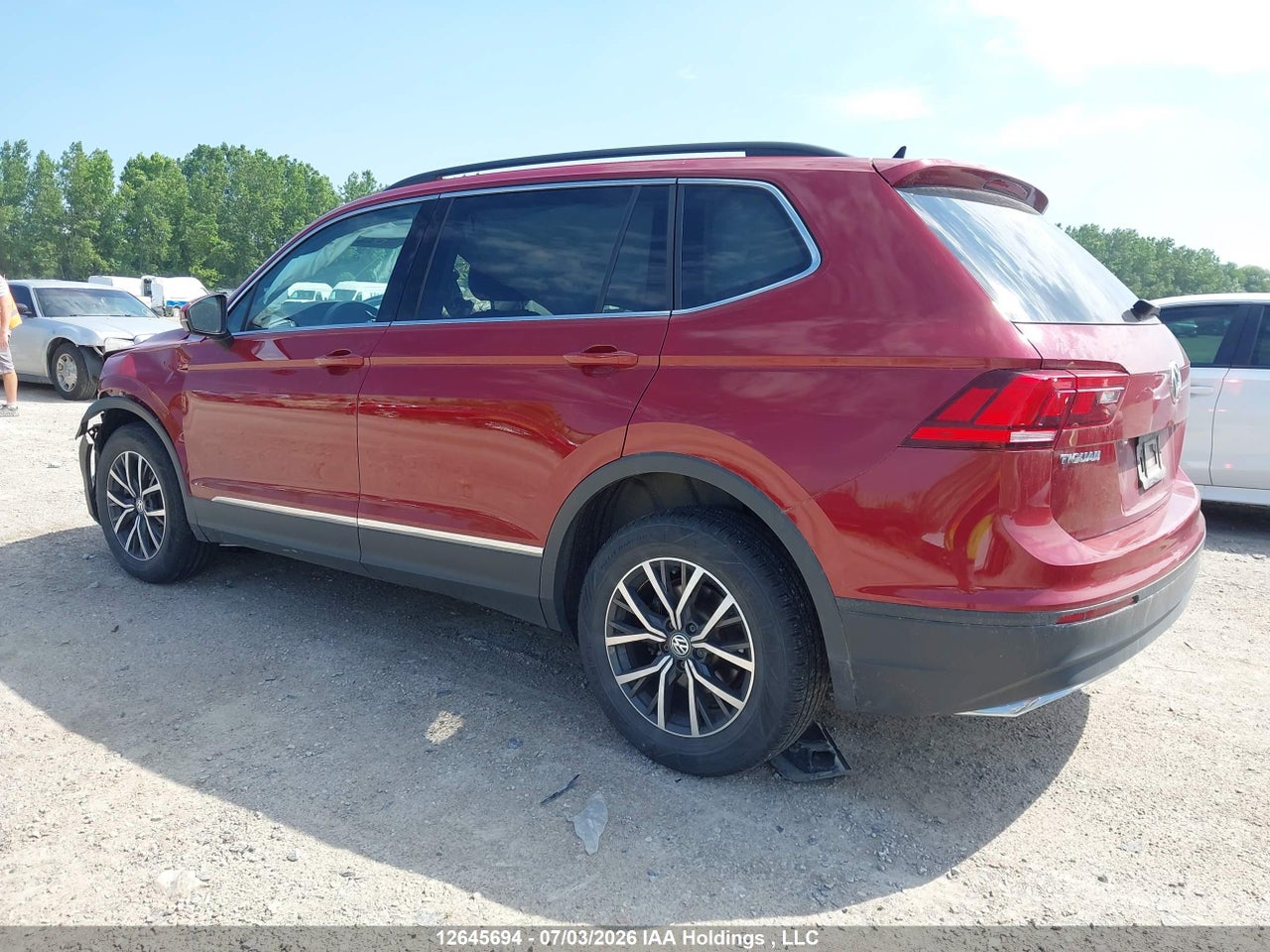 2021 VOLKSWAGEN TIGUAN thumbnail 4