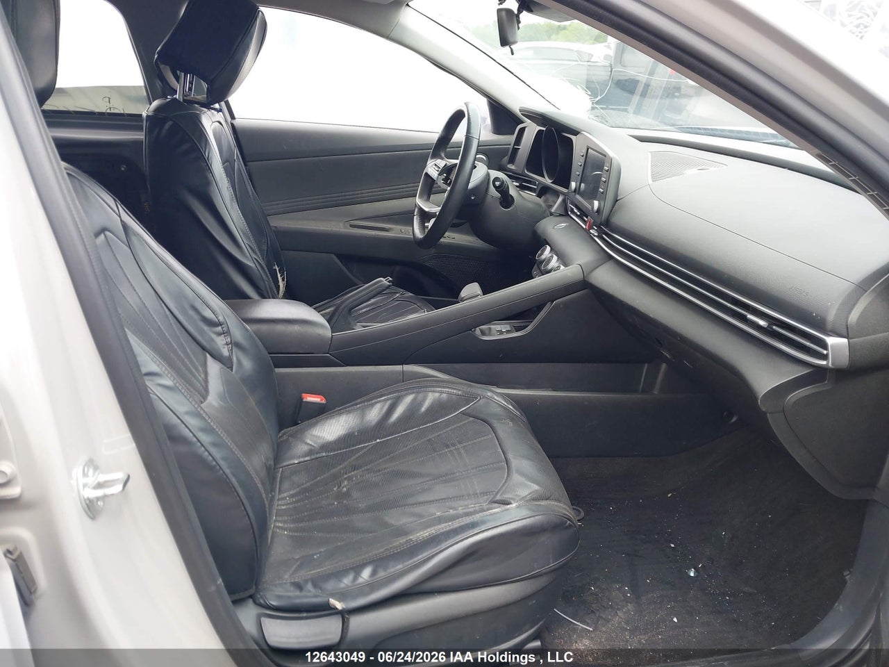 2023 HYUNDAI ELANTRA PREFERRED IVT thumbnail 6