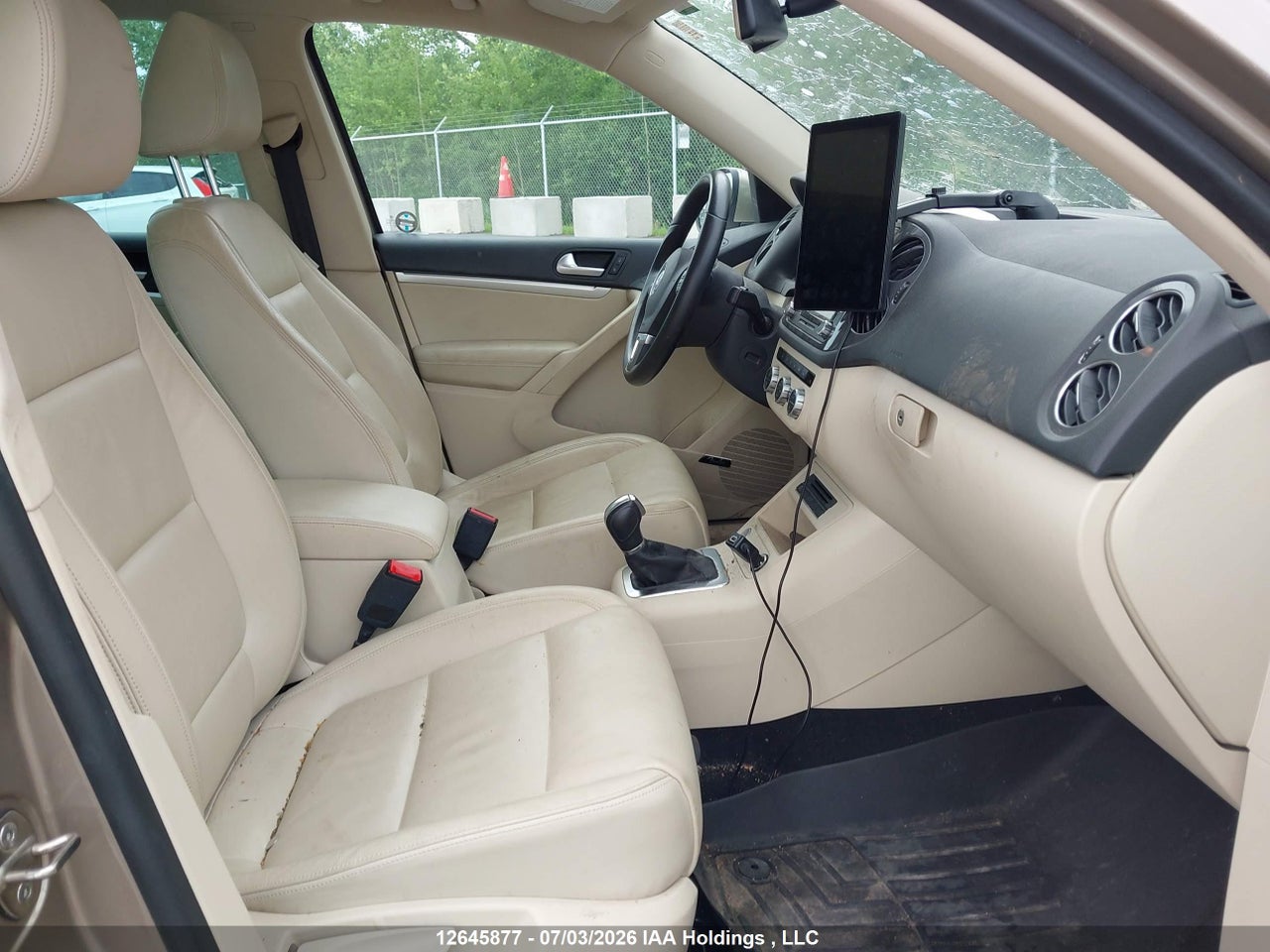 2015 VOLKSWAGEN TIGUAN S/SE/SEL/R-LINE thumbnail 6