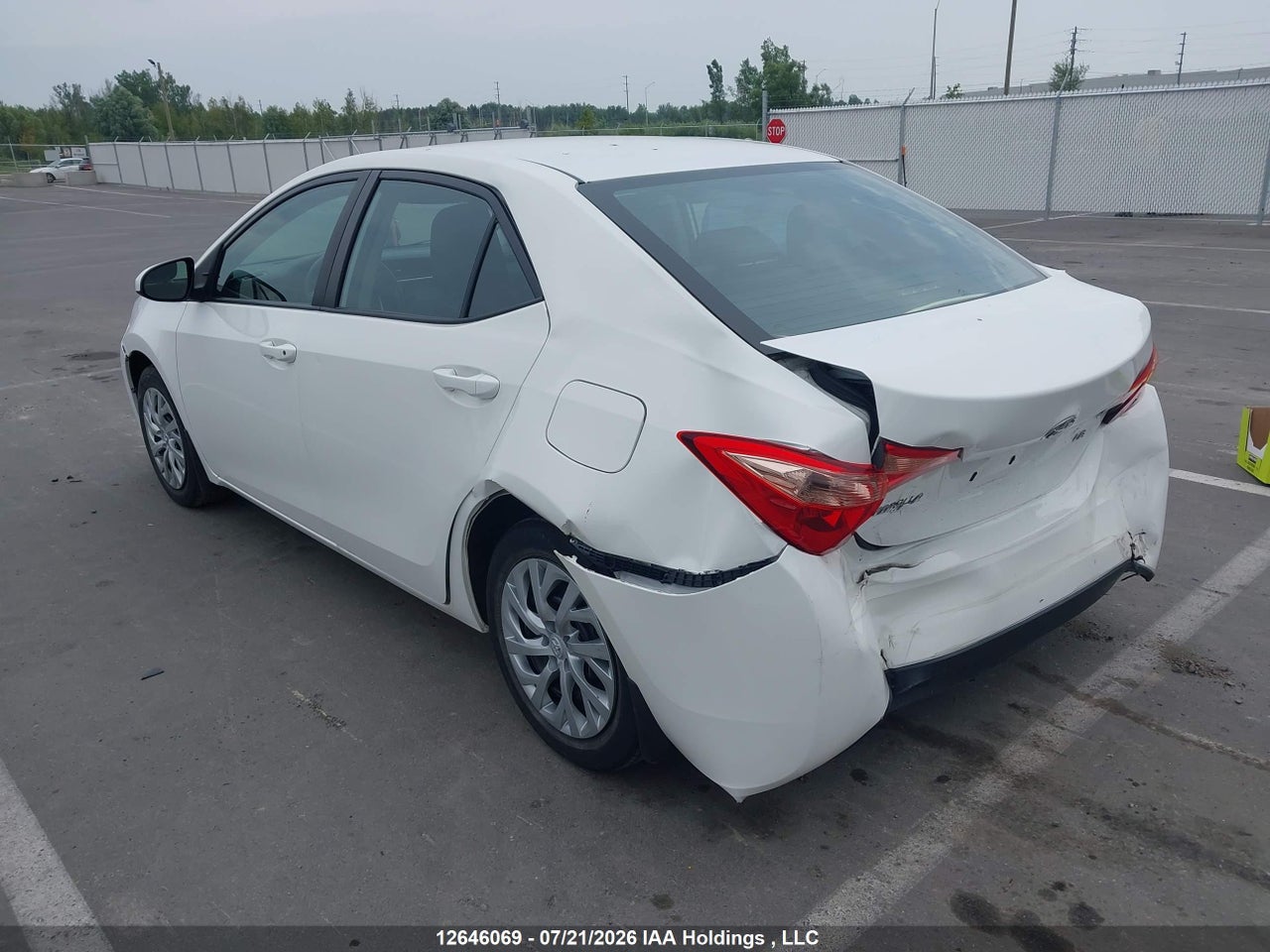2017 TOYOTA COROLLA LE thumbnail 4