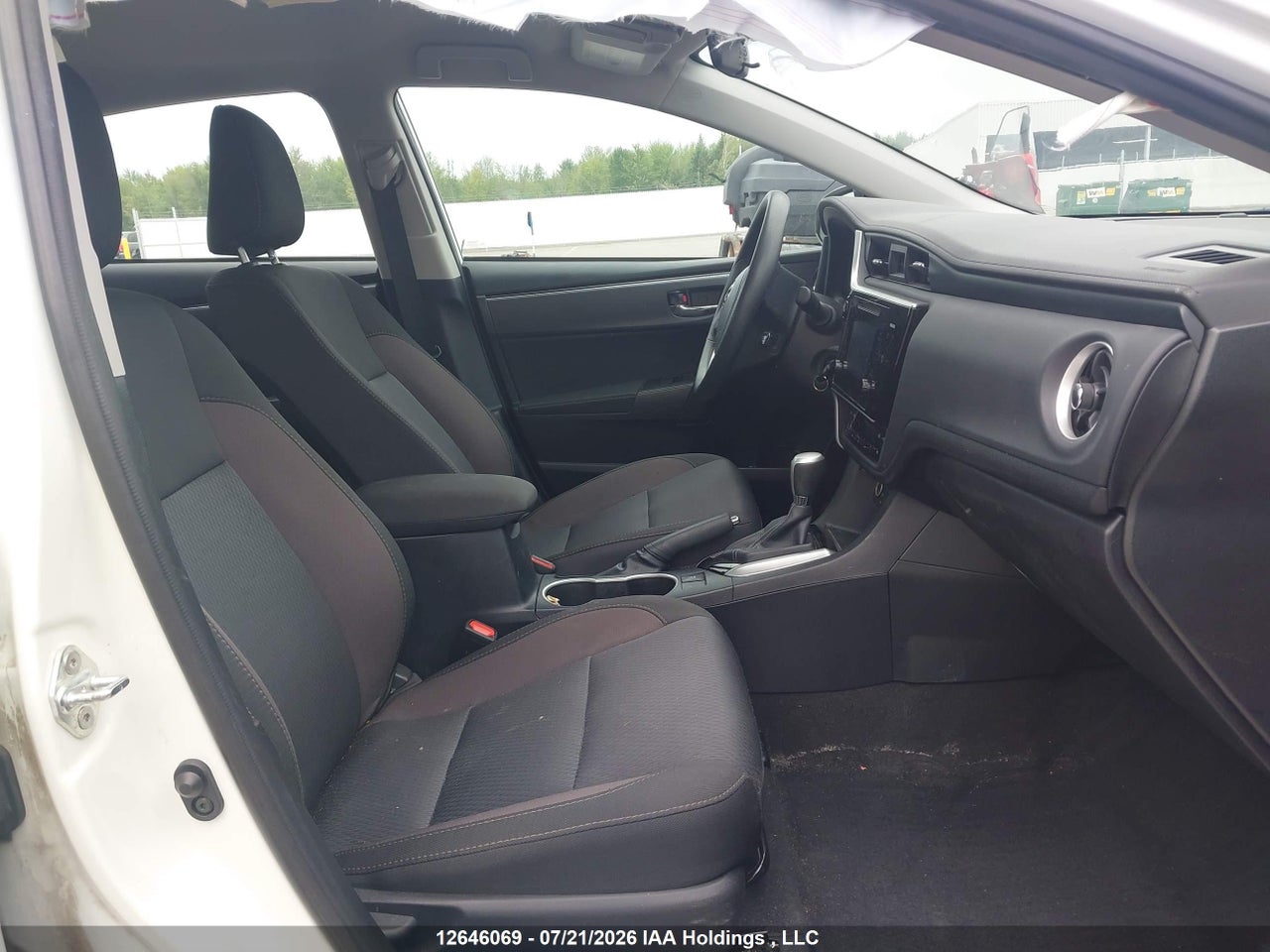 2017 TOYOTA COROLLA LE thumbnail 6