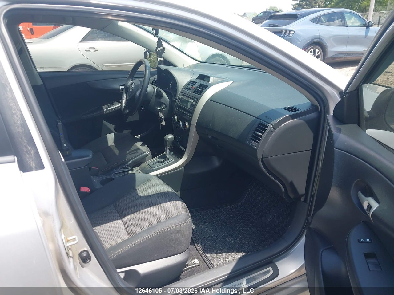 2012 TOYOTA COROLLA S/LE thumbnail 6