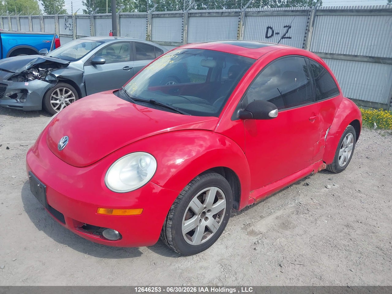 2007 VOLKSWAGEN NEW BEETLE 2.5L LUXURY thumbnail 3