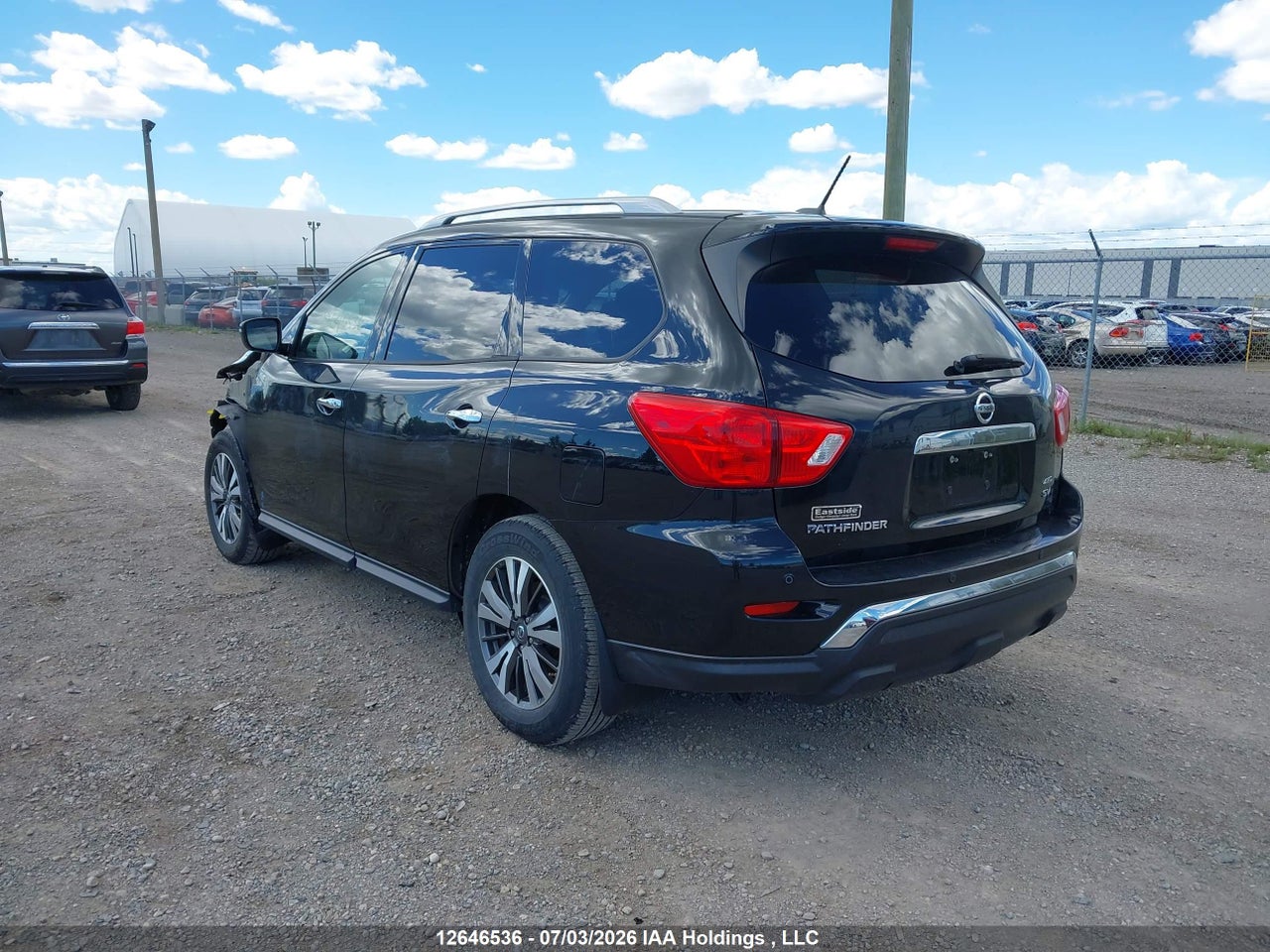 2018 NISSAN PATHFINDER S/SV/SL/PLATINUM thumbnail 4