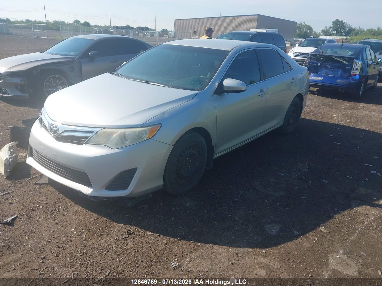 2012 TOYOTA CAMRY LE thumbnail 3