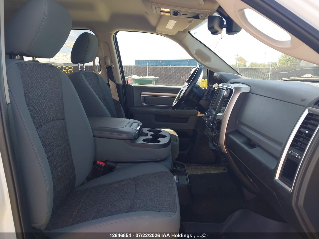 2017 RAM 1500 SLT thumbnail 6