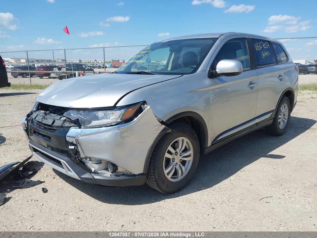 2020 MITSUBISHI OUTLANDER ES thumbnail 3
