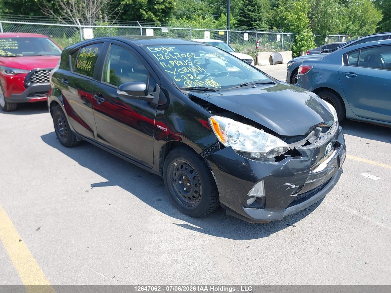 2014 TOYOTA Prius c thumbnail 2
