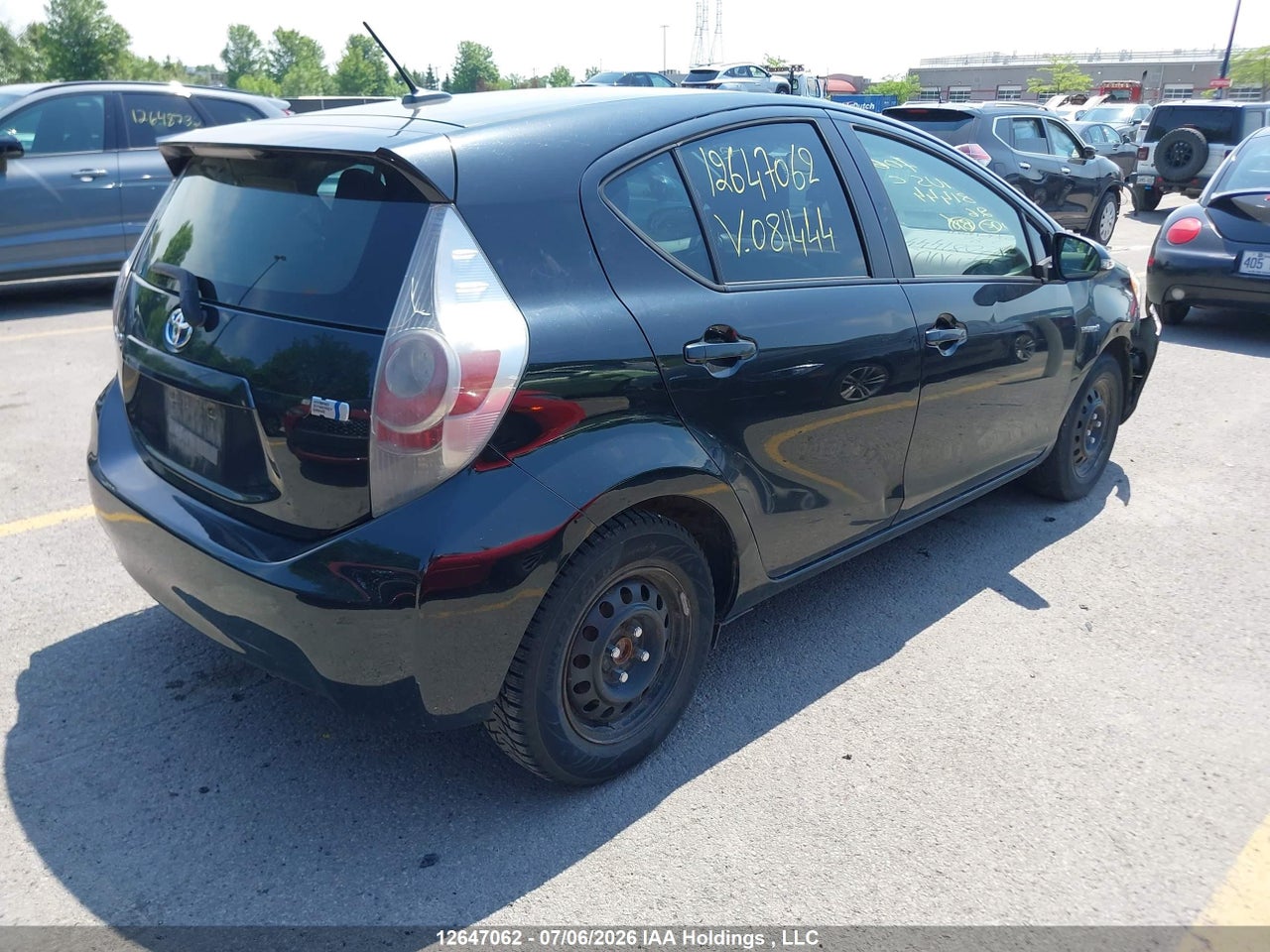 2014 TOYOTA Prius c thumbnail 5