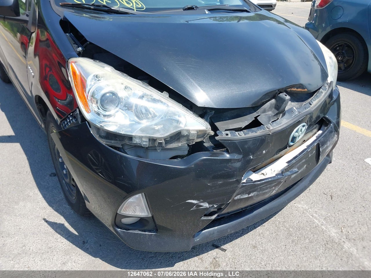 2014 TOYOTA Prius c thumbnail 7