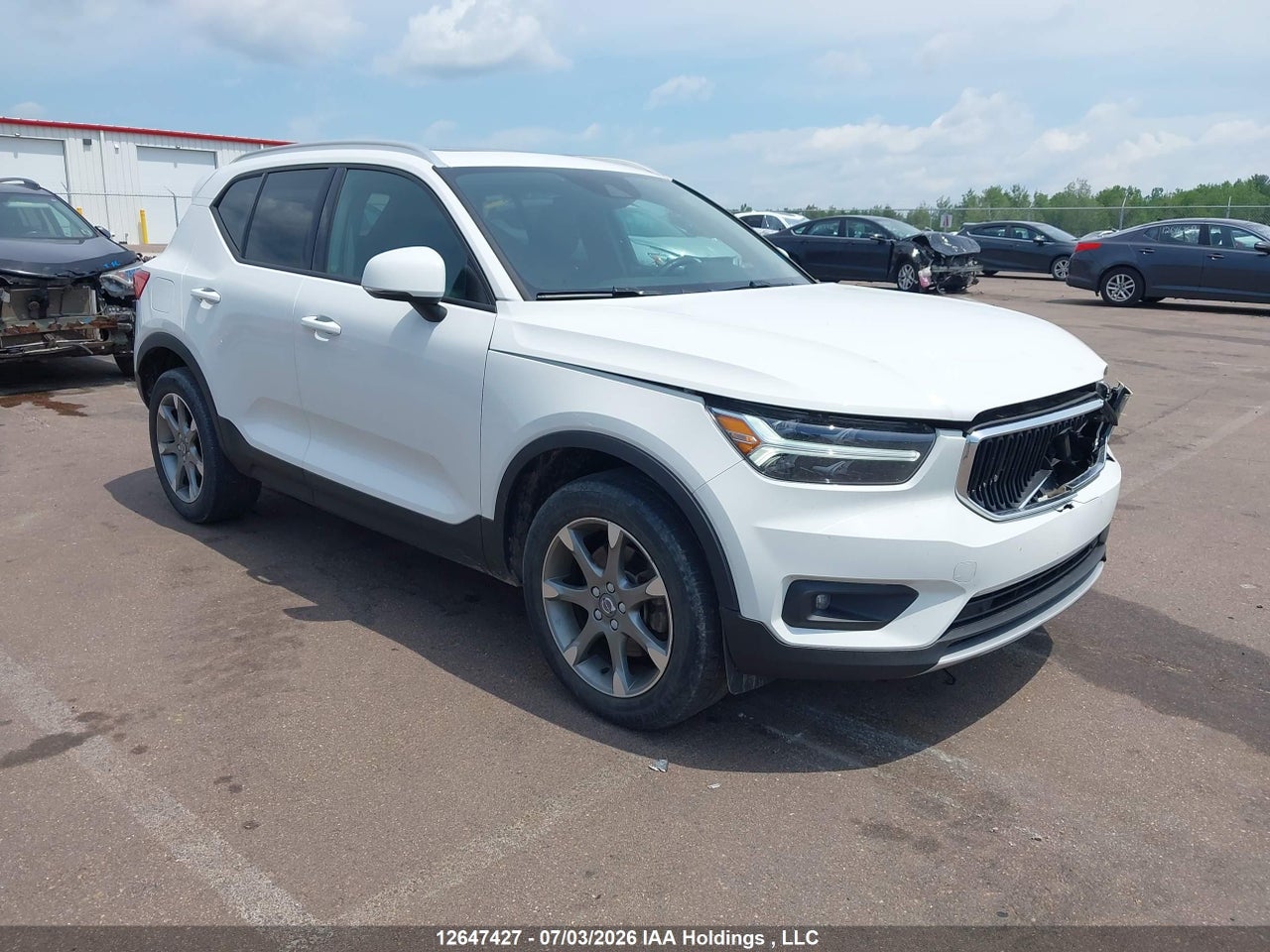 2020 VOLVO XC40 T5 MOMENTUM thumbnail 2
