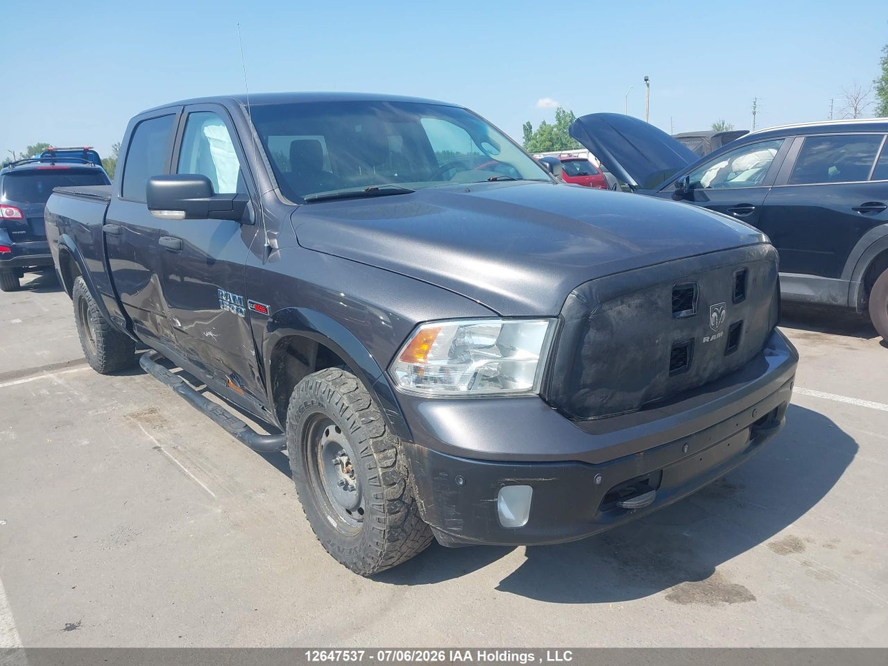2016 RAM 1500 SLT thumbnail 2