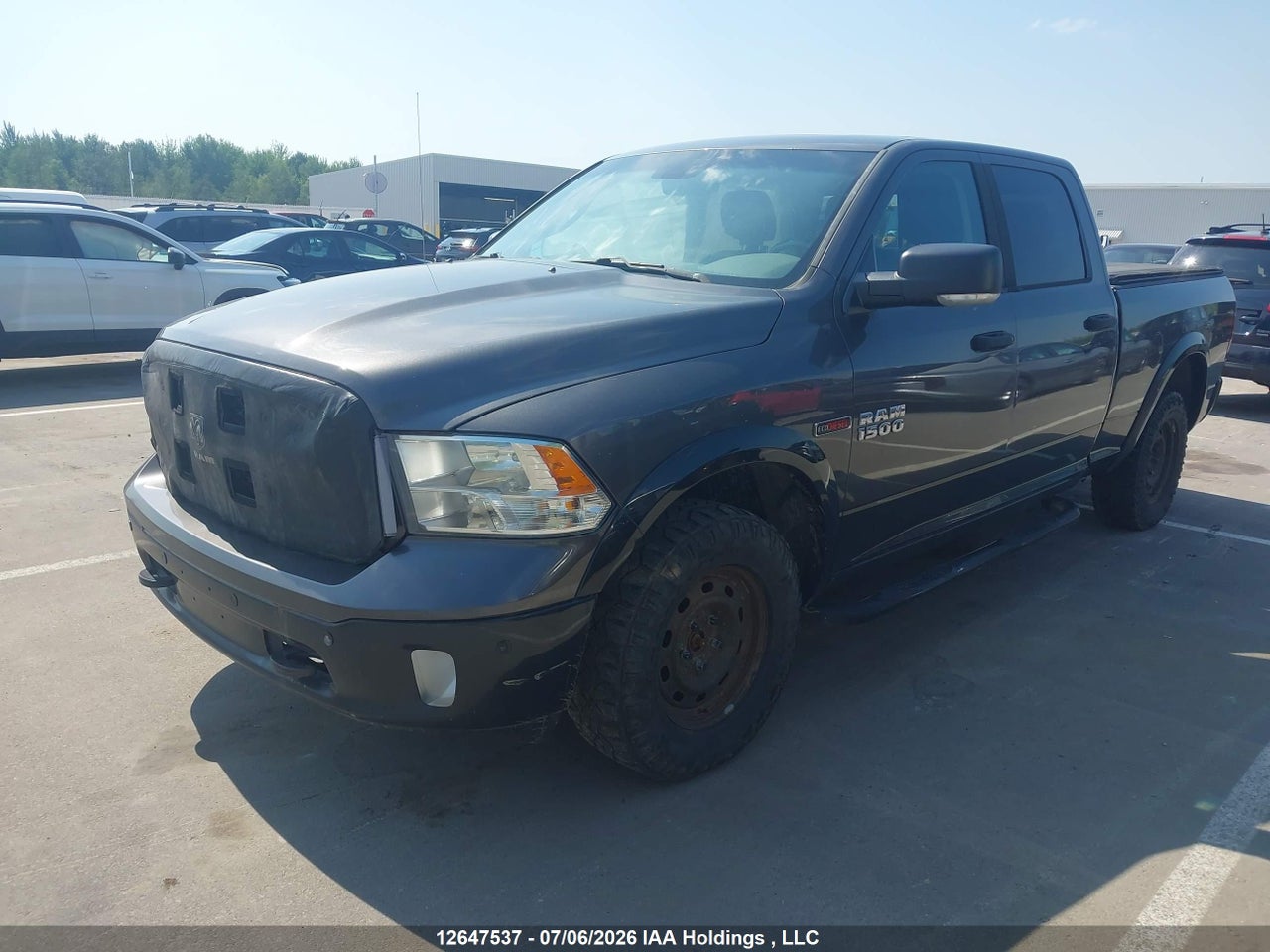 2016 RAM 1500 SLT thumbnail 3
