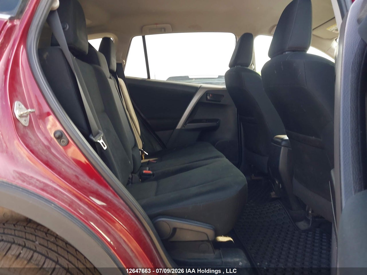 2018 TOYOTA RAV4 LE thumbnail 9