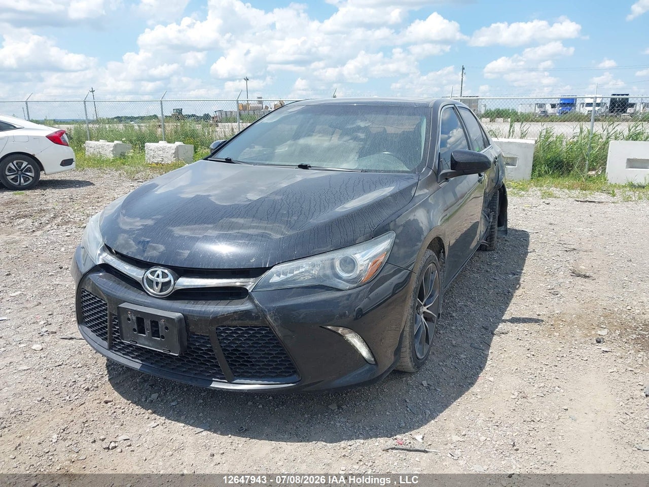 2016 TOYOTA CAMRY XSE thumbnail 3