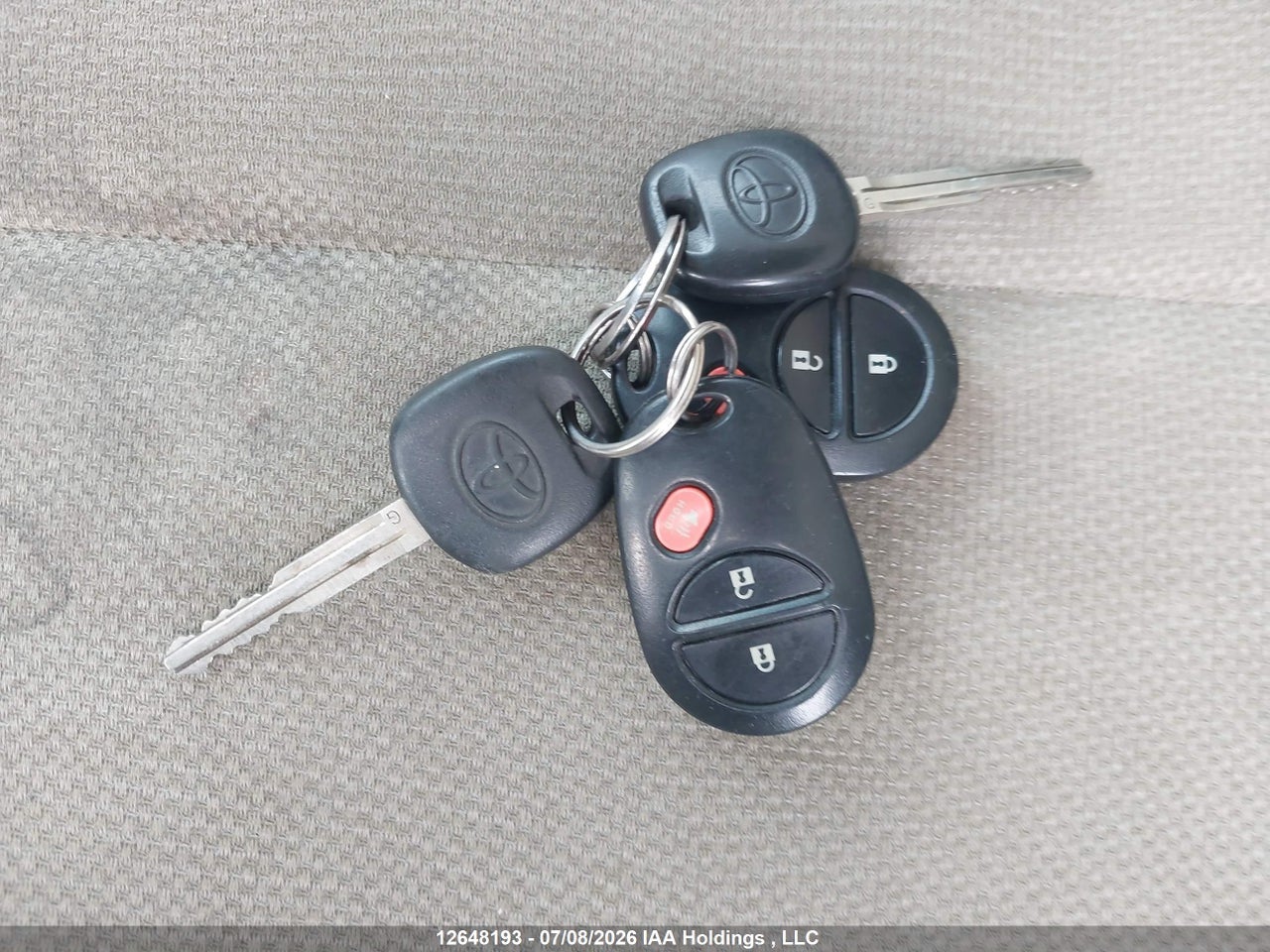 2011 TOYOTA SIENNA thumbnail 12