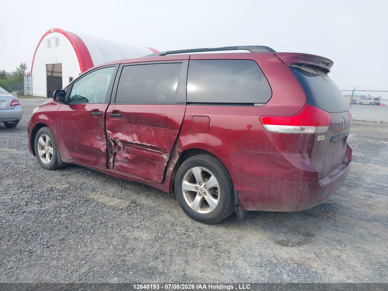 2011 TOYOTA SIENNA thumbnail 4