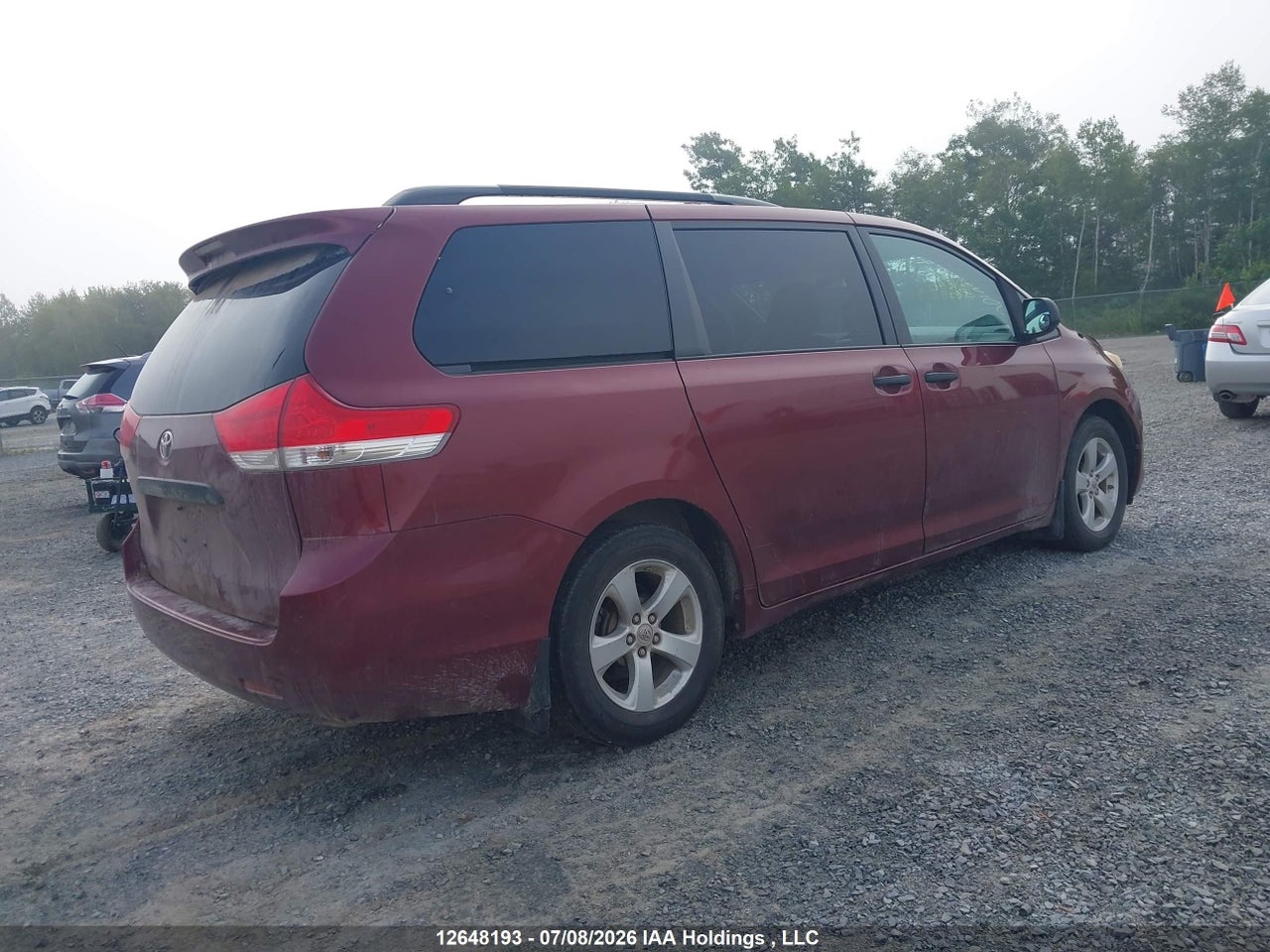 2011 TOYOTA SIENNA thumbnail 5