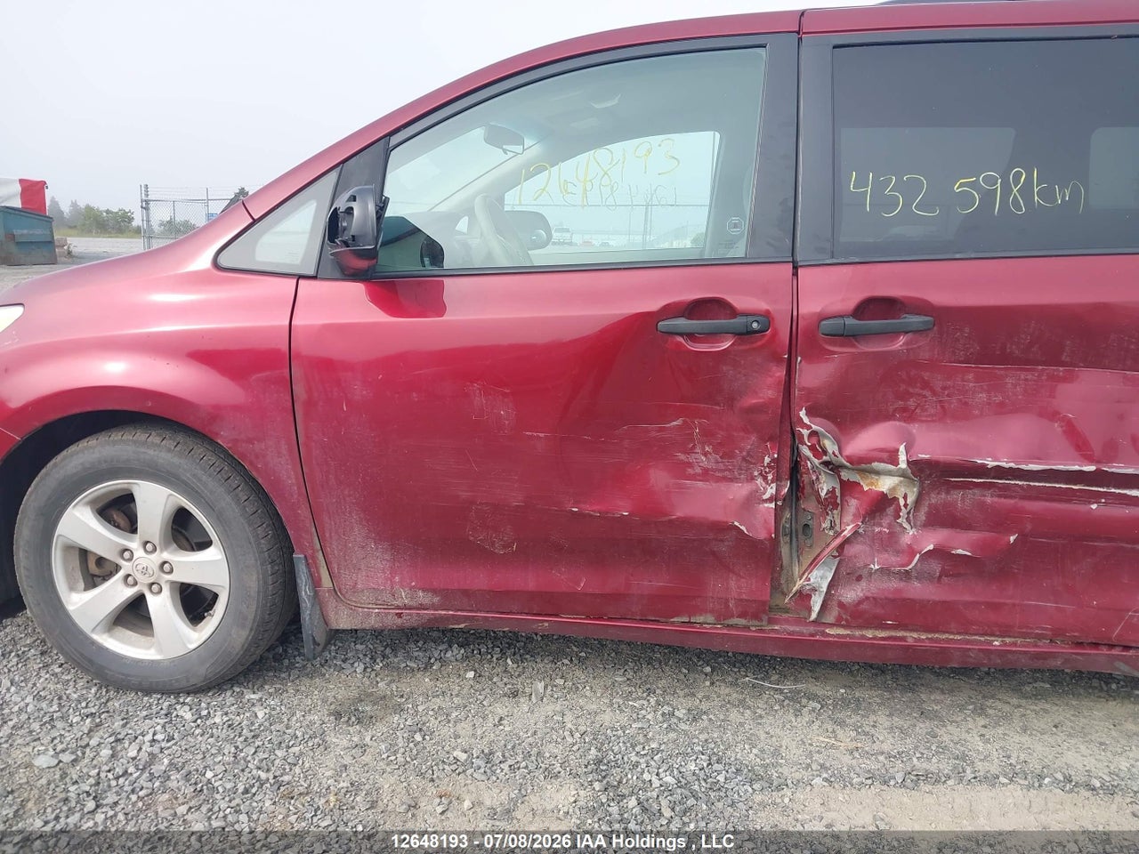 2011 TOYOTA SIENNA thumbnail 7