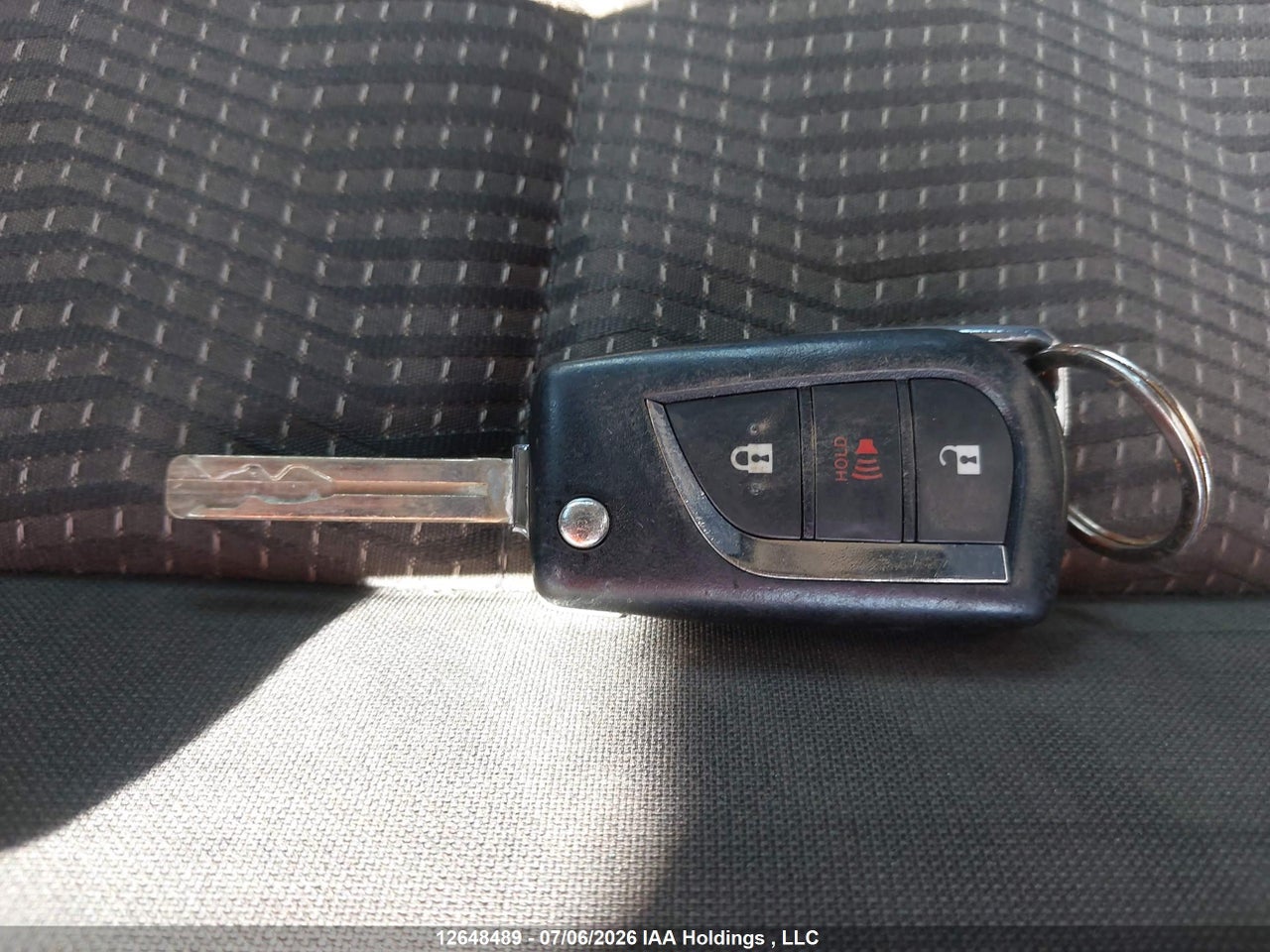 2016 SCION IM thumbnail 12