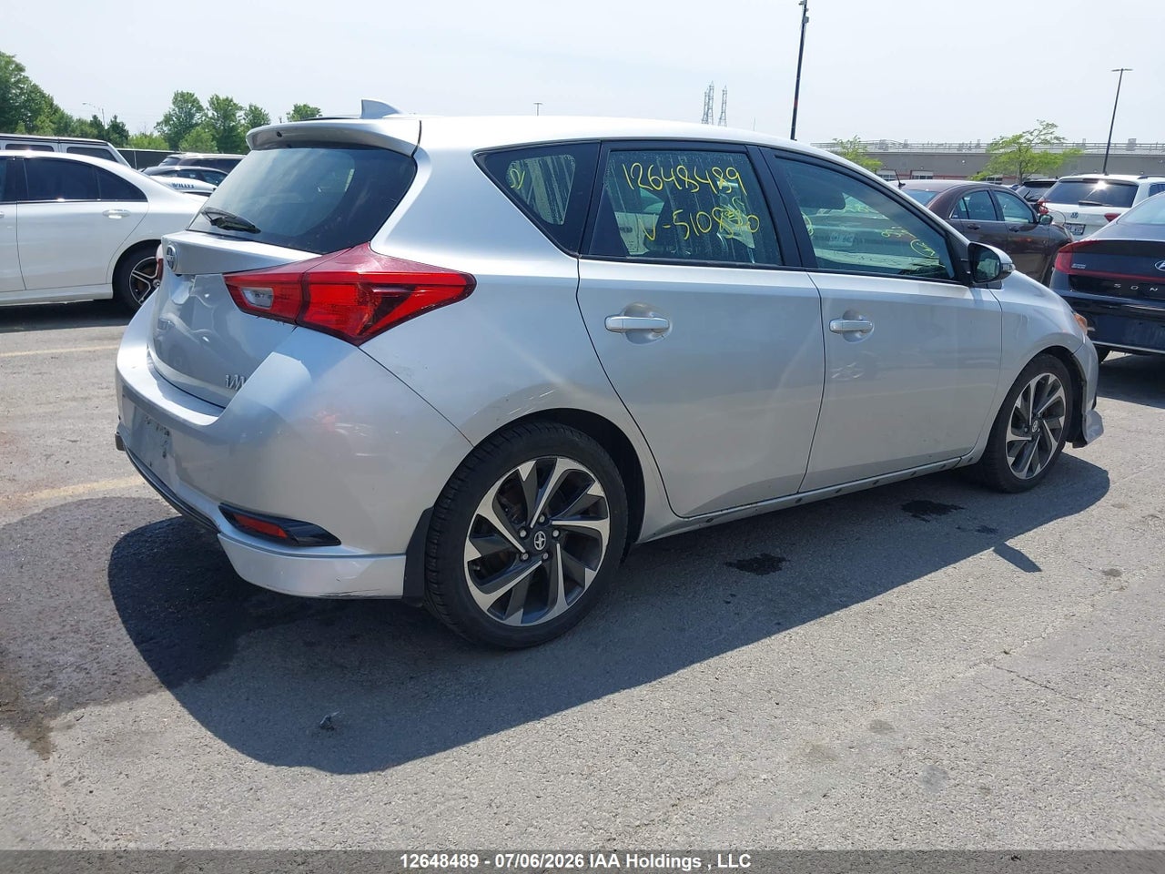 2016 SCION IM thumbnail 5
