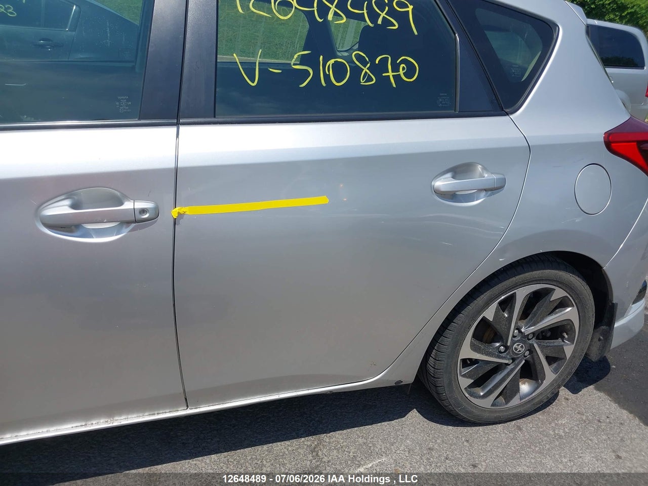 2016 SCION IM thumbnail 7