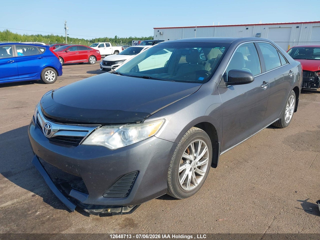 2014 TOYOTA CAMRY LE thumbnail 3