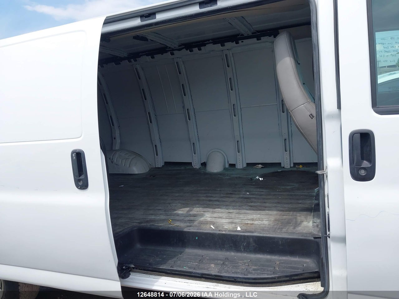 2024 CHEVROLET EXPRESS G2500 thumbnail 9