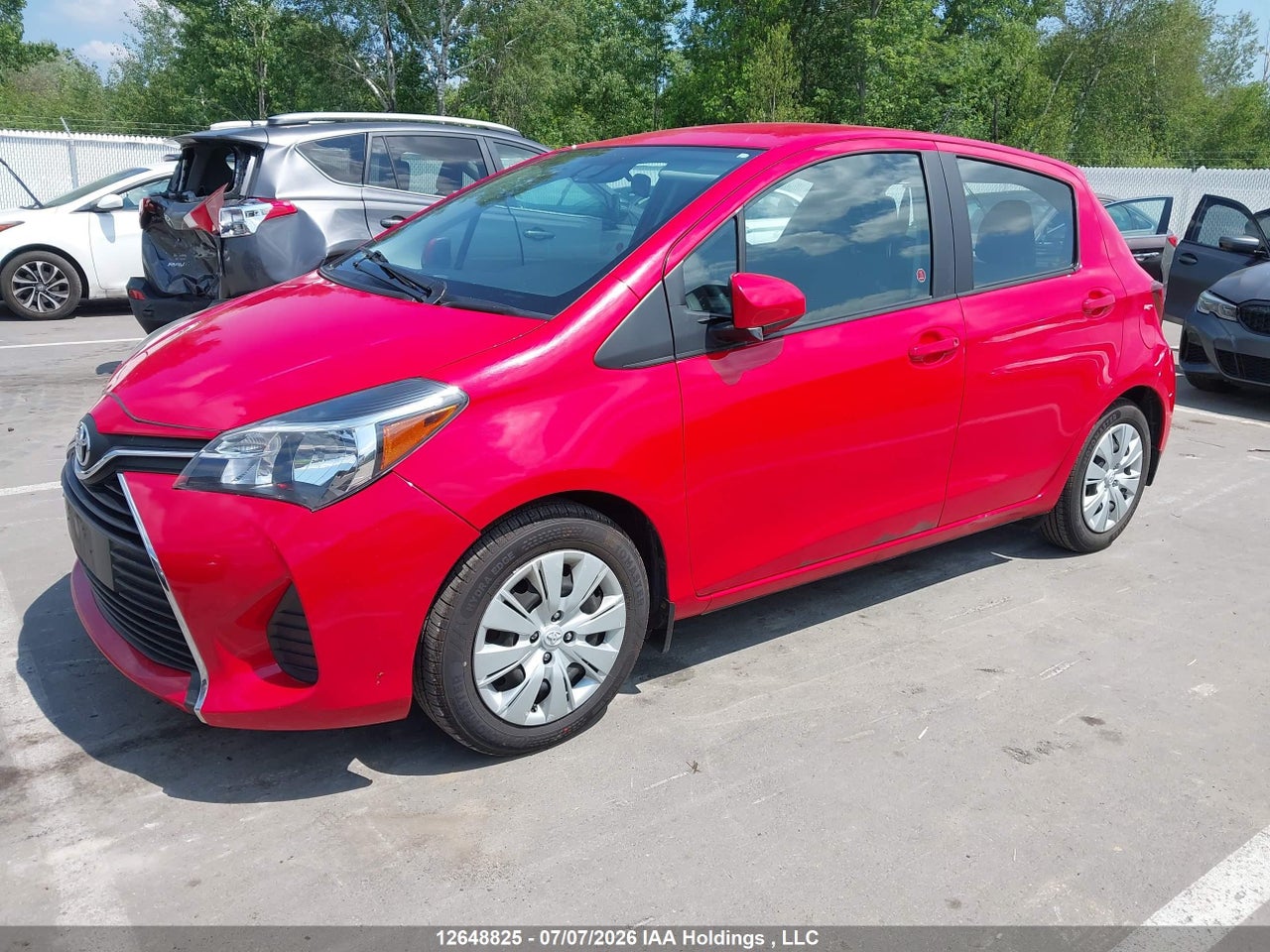 2017 TOYOTA YARIS LE thumbnail 3