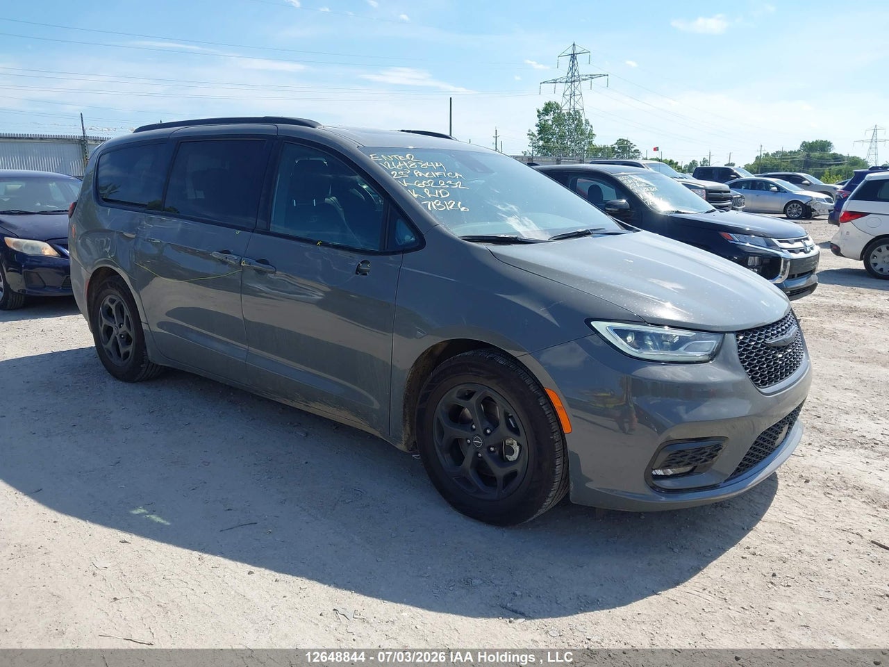 2025 CHRYSLER PACIFICA LIMITED thumbnail 2