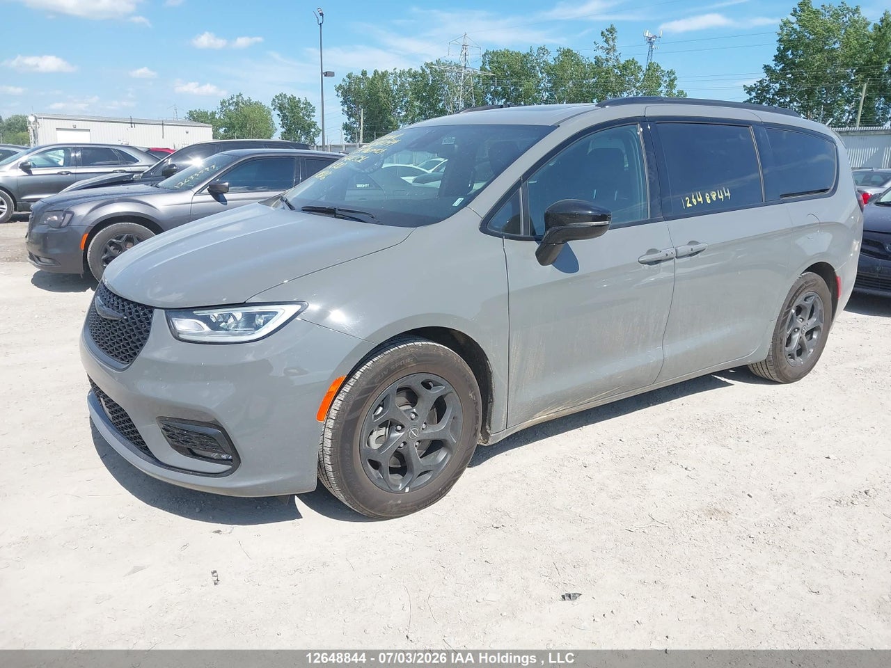 2025 CHRYSLER PACIFICA LIMITED thumbnail 3