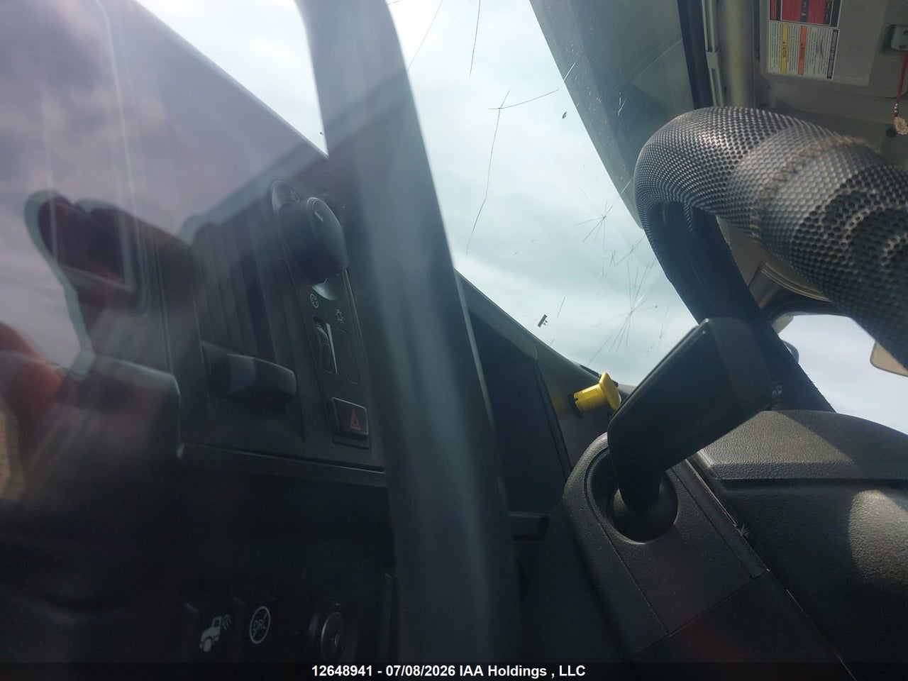 2019 VOLVO VNL thumbnail 8