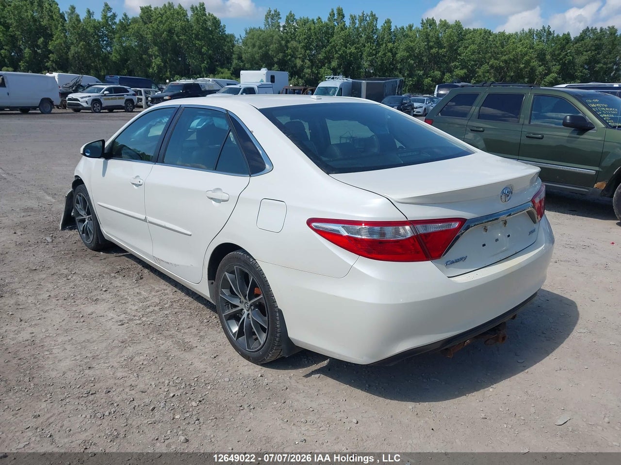 2015 TOYOTA CAMRY thumbnail 4