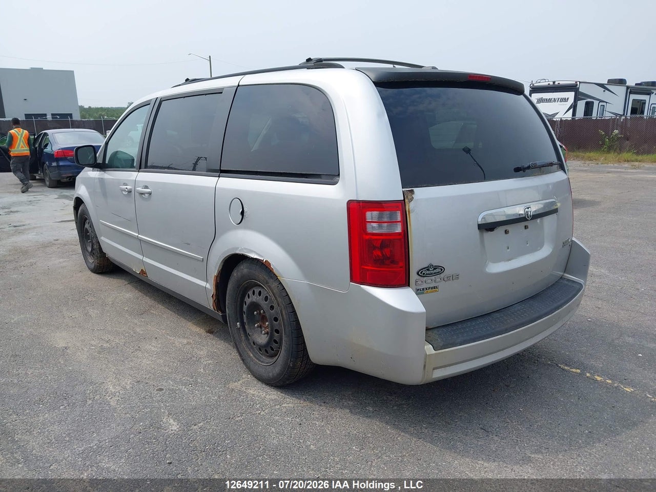 2010 DODGE CARAVAN thumbnail 4
