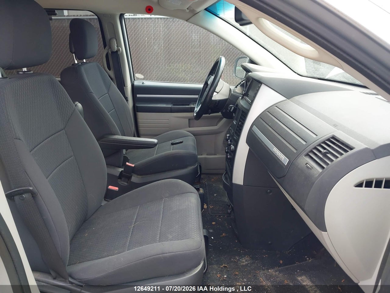 2010 DODGE CARAVAN thumbnail 6