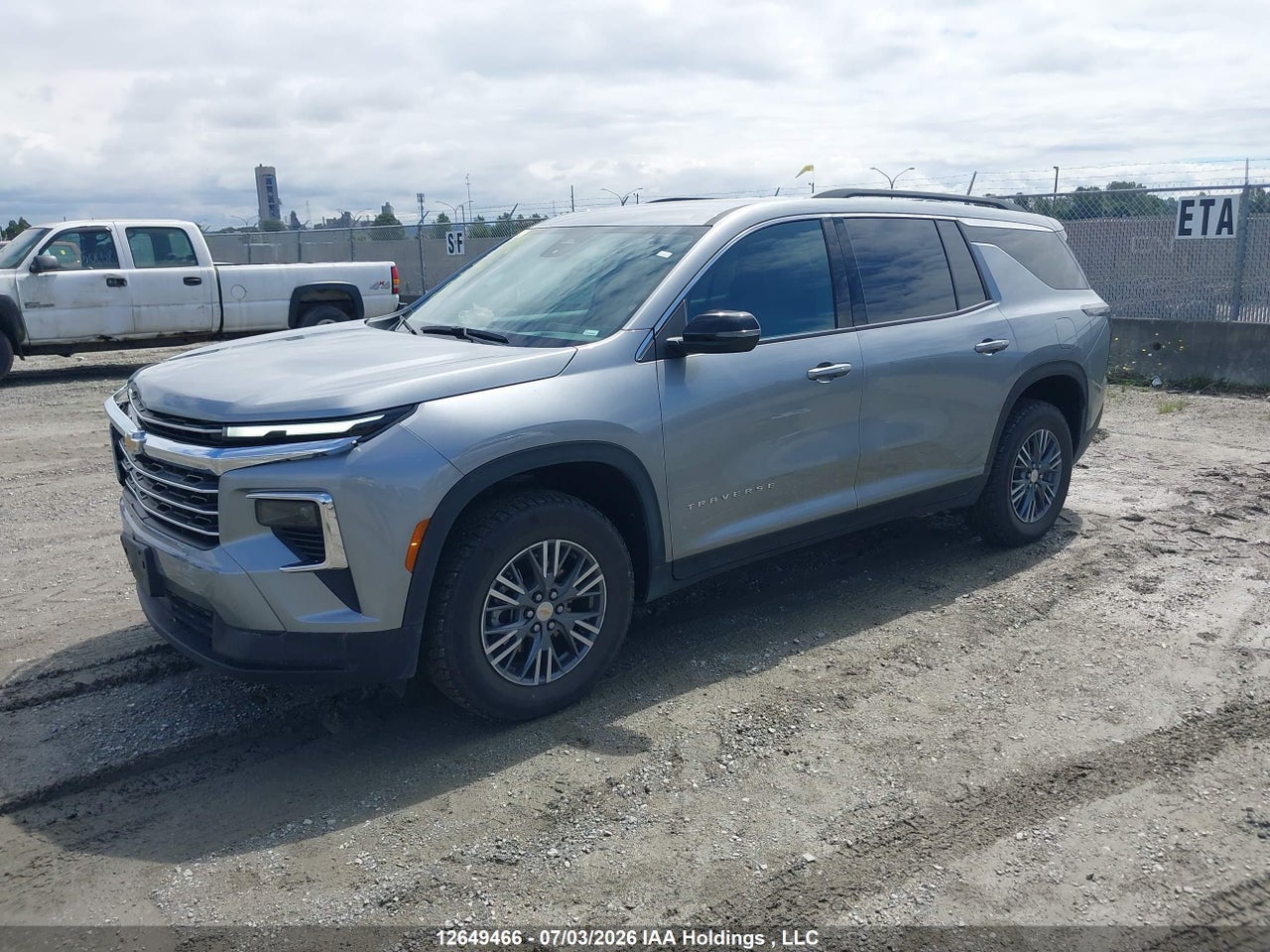 2026 CHEVROLET TRAVERSE LT thumbnail 3