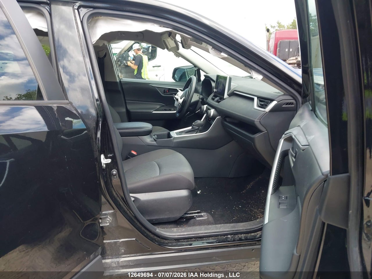 2024 TOYOTA RAV4 LE thumbnail 6