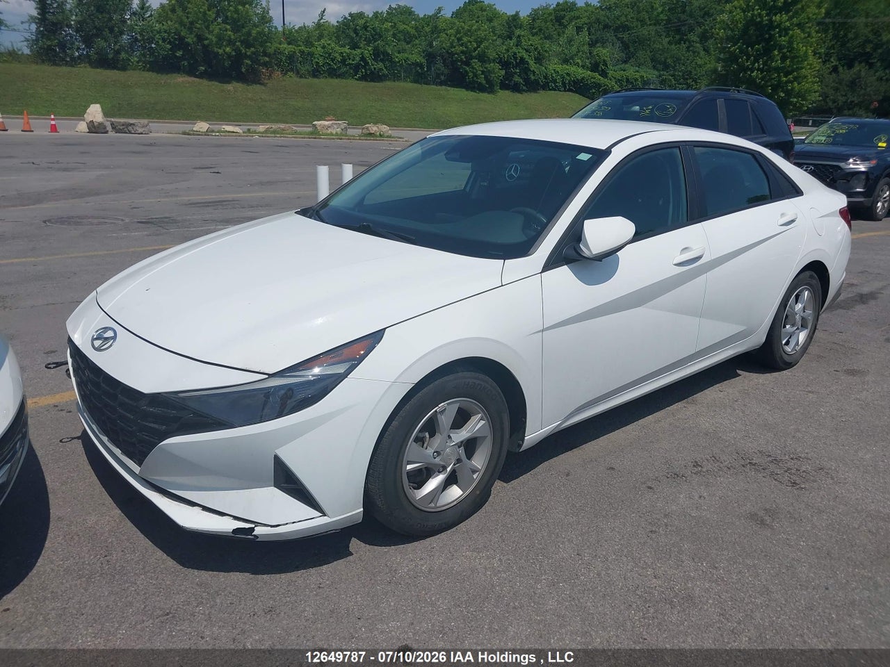 2021 HYUNDAI ELANTRA ESSENTIAL IVT WITH HYUNDAI SMARTSENSE PACKAGE thumbnail 3