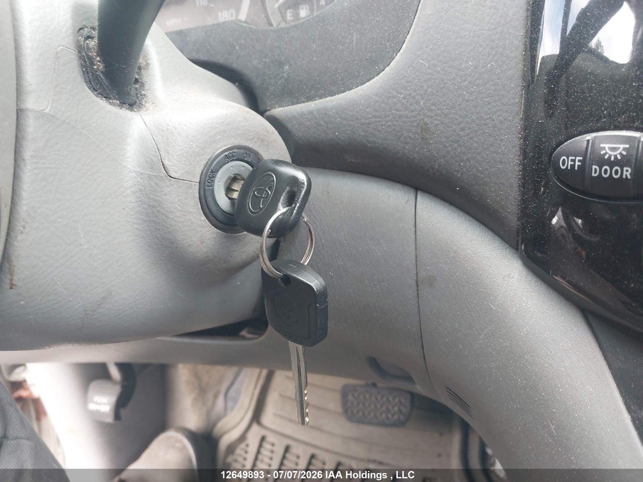 2005 TOYOTA SIENNA CE 7 PASSENGER/CE 8 PASSENGER thumbnail 12