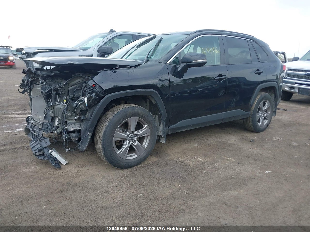 2024 TOYOTA RAV4 XLE thumbnail 3