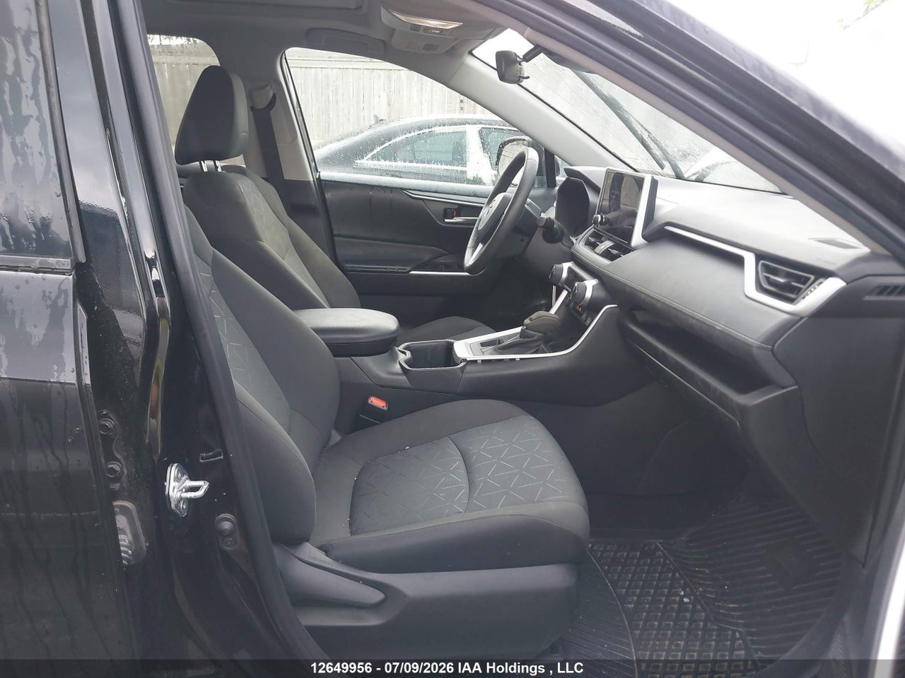 2024 TOYOTA RAV4 XLE thumbnail 6