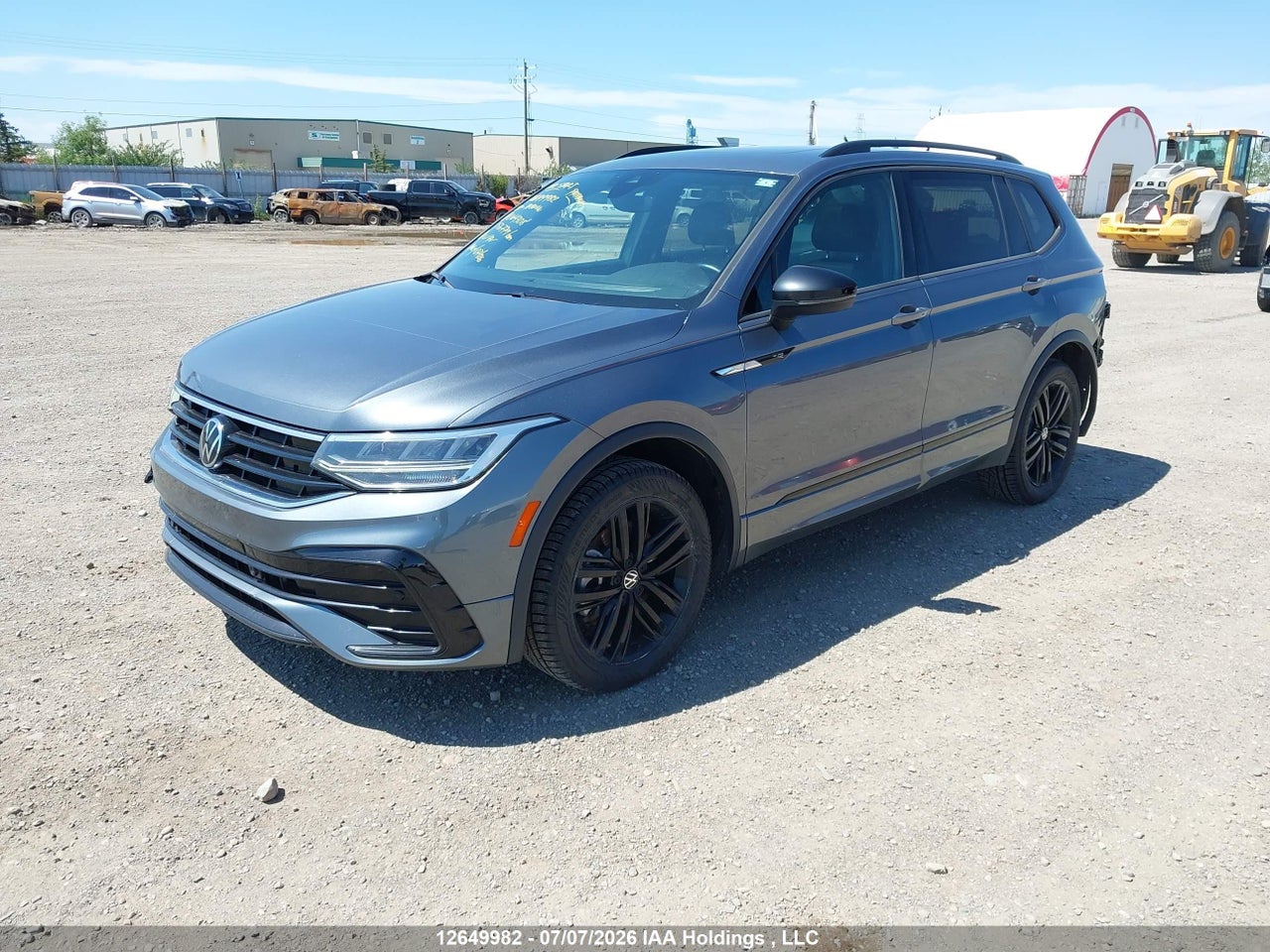 2022 VOLKSWAGEN TIGUAN COMFORTLINE R-LINE BLACK EDITION thumbnail 3