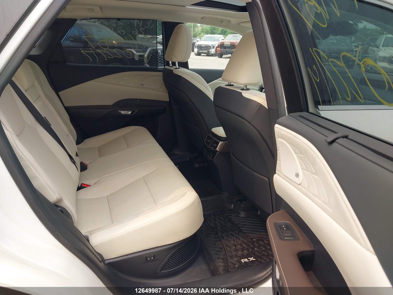 2024 LEXUS RX 450H+ LUXURY thumbnail 9